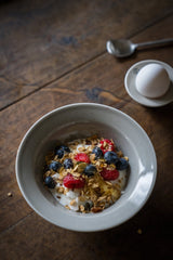 Frokostskål i porselen, fargen Sand, fra ERNST